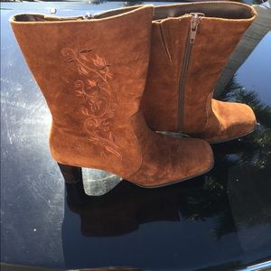 NWOBox WhiteMountain H2O Resistant ALL Brown Boots